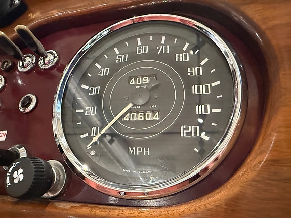 Morgan Plus 4 19 of 30
