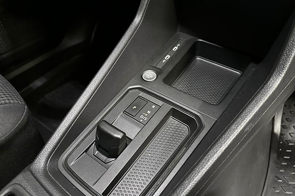 Volkswagen Caddy Maxi 10 of 16
