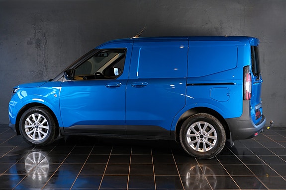 Ford E-Transit Courier 2 of 5
