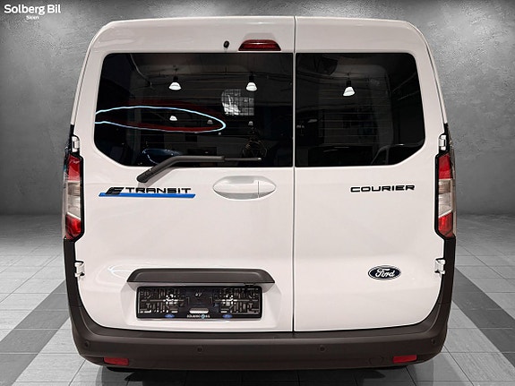 Ford E-Transit Courier 5 of 5