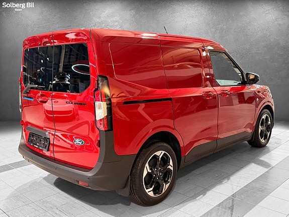 Ford E-Transit Courier 4 of 5