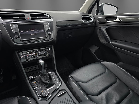 Volkswagen Tiguan 16 of 30