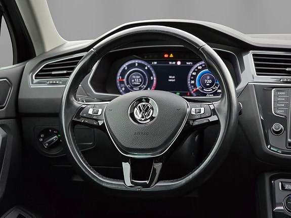 Volkswagen Tiguan 23 of 30