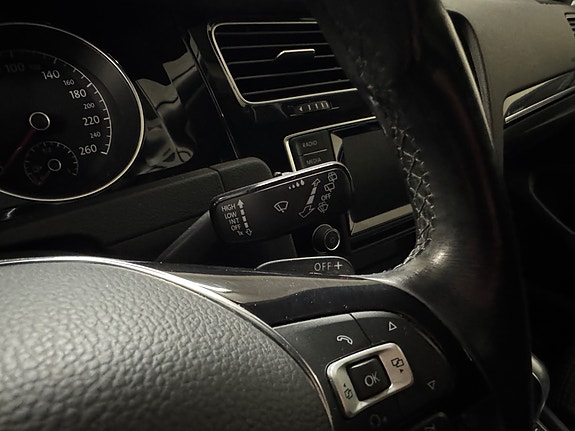 Volkswagen Golf VIII 11 of 30