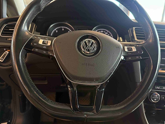 Volkswagen Golf VIII 19 of 30