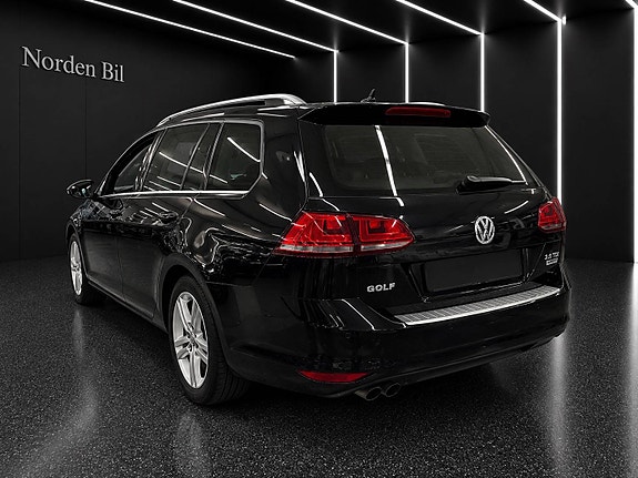 Volkswagen Golf VIII 4 of 30