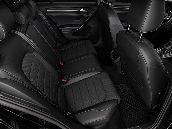 Volkswagen Golf VIII 13 of 30