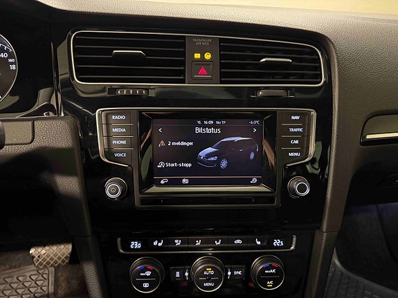 Volkswagen Golf VIII 15 of 30