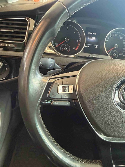 Volkswagen Golf VIII 30 of 30