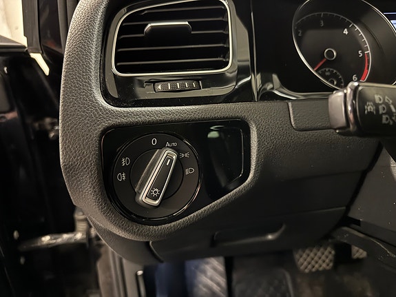 Volkswagen Golf VIII 17 of 30