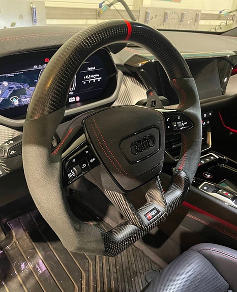 Audi e-tron GT RS 12 of 30