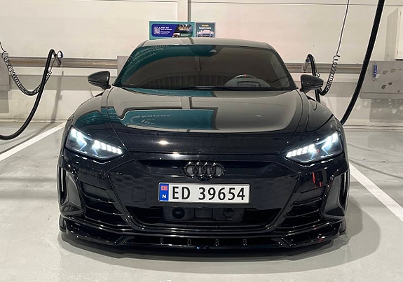 Audi e-tron GT RS 8 of 30