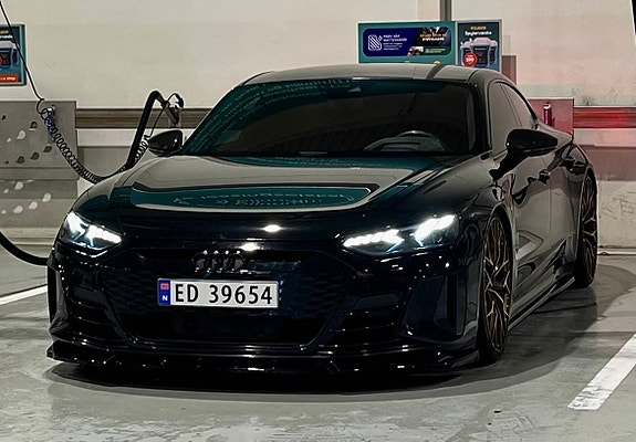 Audi e-tron GT RS 10 of 30