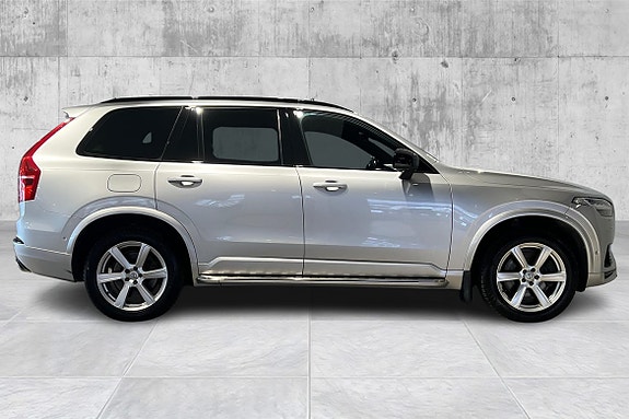 Volvo XC90 8 of 30