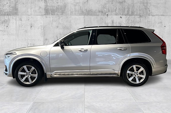 Volvo XC90 4 of 5
