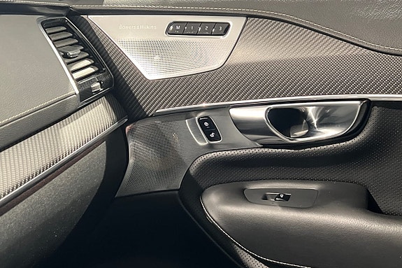 Volvo XC90 22 of 30