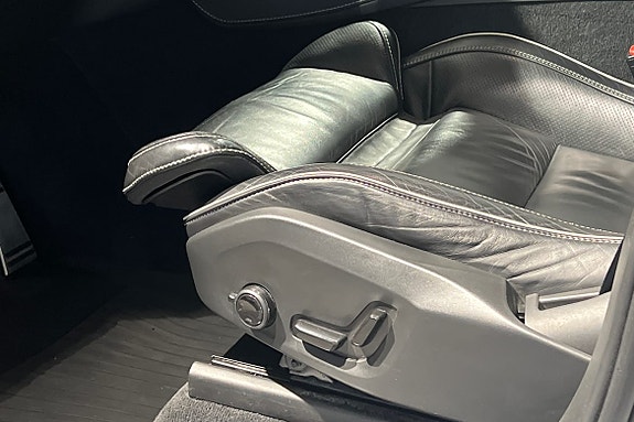 Volvo XC90 11 of 30