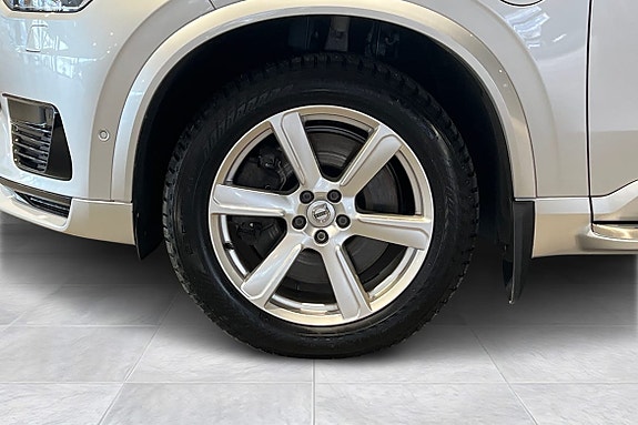 Volvo XC90 9 of 30