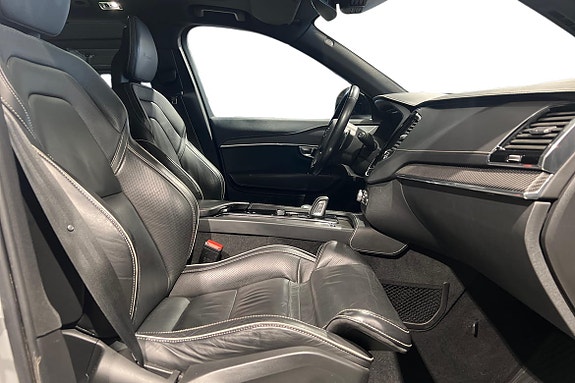 Volvo XC90 26 of 30