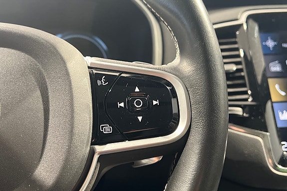 Volvo XC90 18 of 30