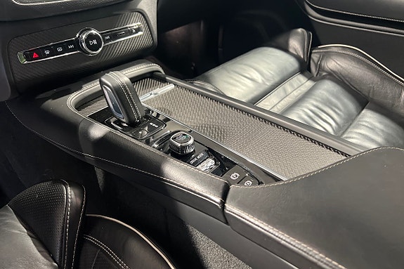 Volvo XC90 14 of 30