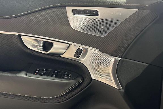 Volvo XC90 13 of 30