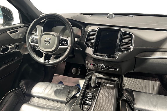 Volvo XC90 28 of 30