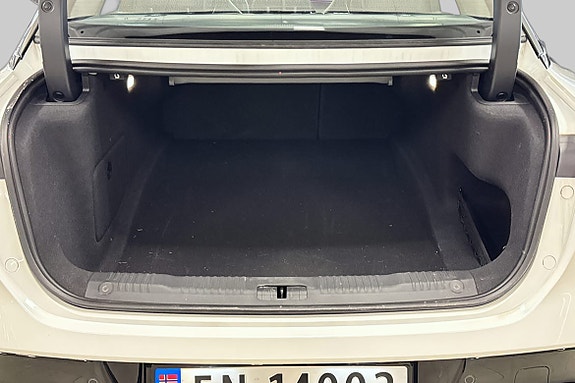 Romslig bagasjerom med praktisk plass til all din last.