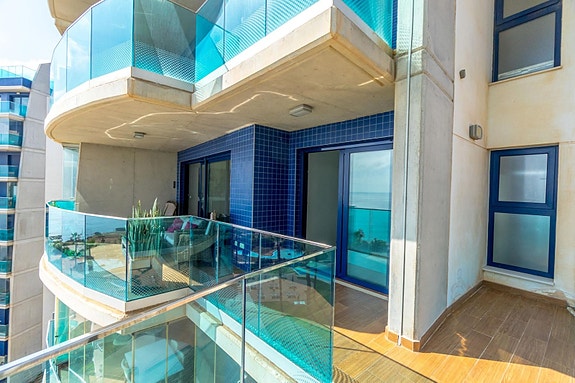 Sea Senses Punta Prima | Hjørneleilighet i første linje med panoramautsikt over Middelhavet og 37 m² terrasser