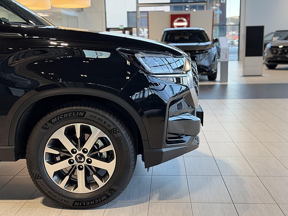 KGM Rexton 9 of 30