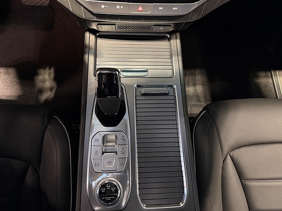 KGM Rexton 24 of 30