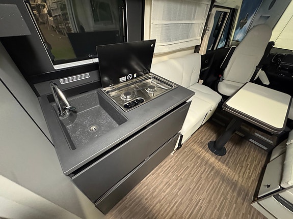 Mobilvetta KEA i 86 | Lithium | 180HK | ALDE | Isofix 12 of 26