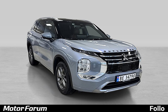 Frisk front med adaptive LED-lys og unik to-tone lakkdesign.