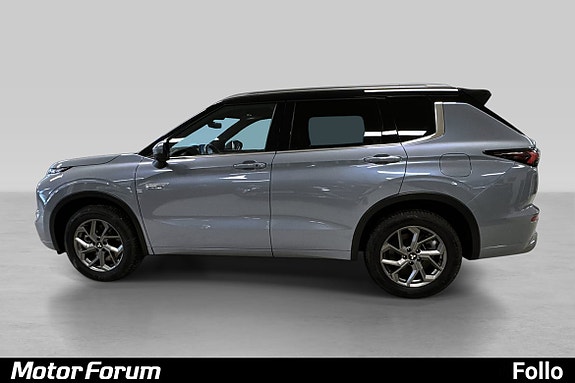 Strømlinjeformet profil med 20” aluminiumsfelger og takrails.