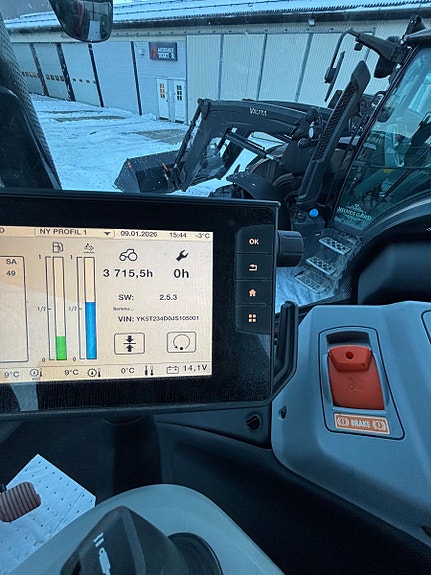 Valtra T234 Direct, fronthydraulikk, kun 3700 t. Nye dekk 2018, kr 1 149 000,-