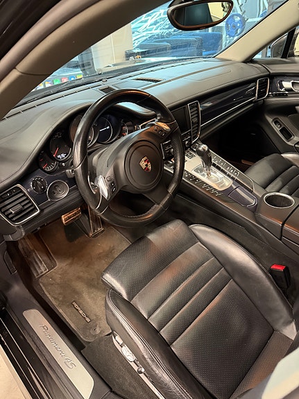 Porsche Panamera 6 of 28