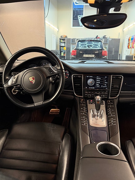 Porsche Panamera 7 of 28
