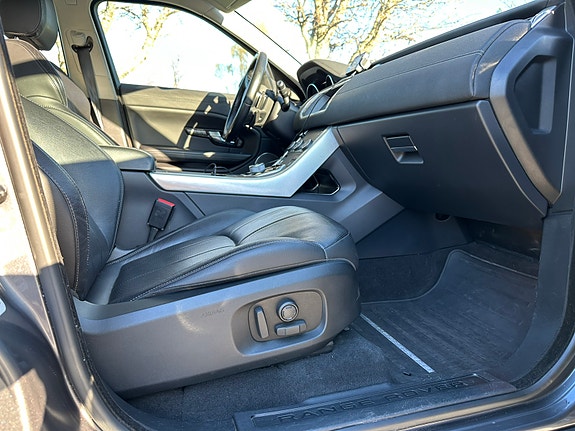Land Rover Range Rover Evoque 17 of 30