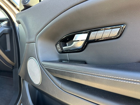 Land Rover Range Rover Evoque 20 of 30