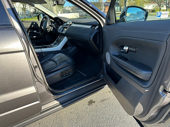 Land Rover Range Rover Evoque 16 of 30