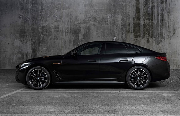 BMW i4 4 of 5