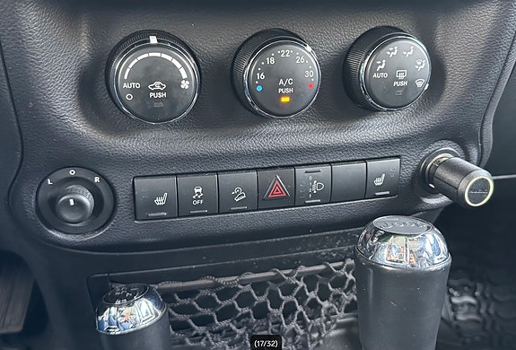 Jeep Wrangler 9 of 30