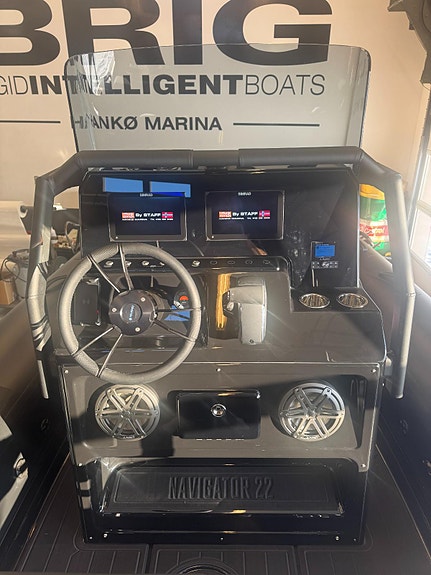 BRIG Navigator 22R - Hankø EditionR, MERCURY RACING, 2xSimrad, Marine Stereo, Co 17 of 30