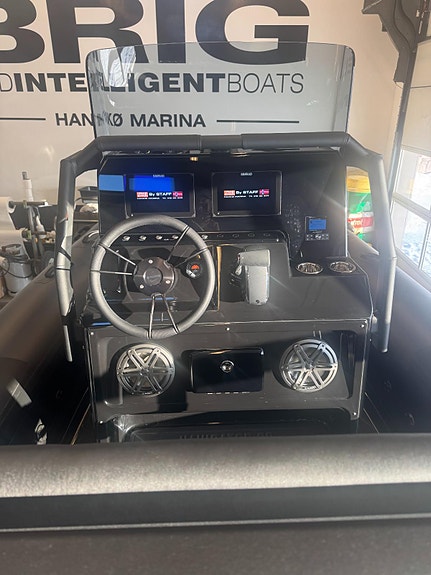 BRIG Navigator 22R - Hankø EditionR, MERCURY RACING, 2xSimrad, Marine Stereo, Co 8 of 30