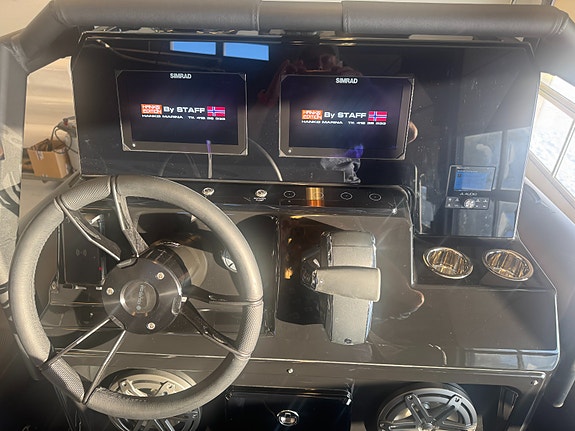 BRIG Navigator 22R - Hankø EditionR, MERCURY RACING, 2xSimrad, Marine Stereo, Co 7 of 30