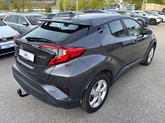 Toyota C-HR 5 of 5