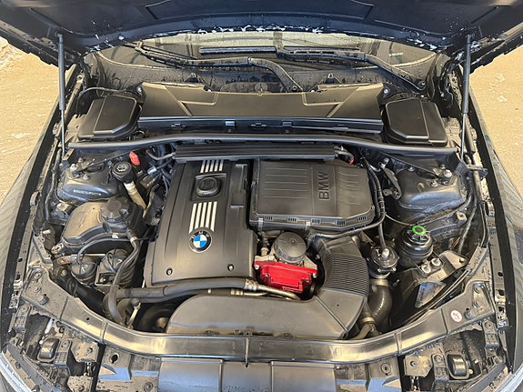 BMW 335i 16 of 30