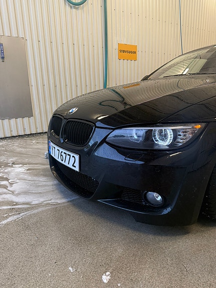 BMW 335i 11 of 30
