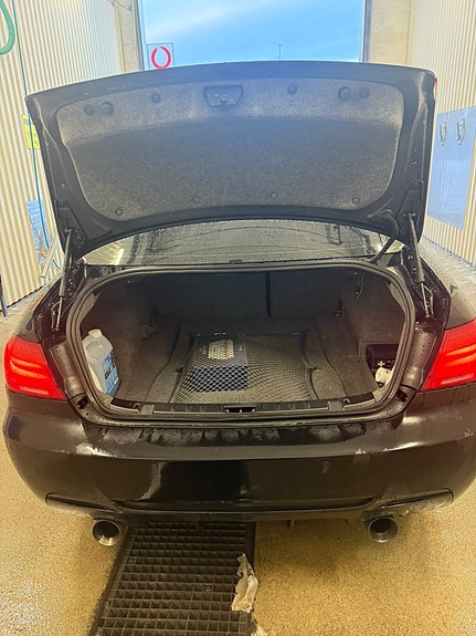 BMW 335i 27 of 30
