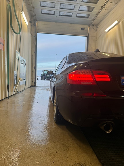 BMW 335i 7 of 30